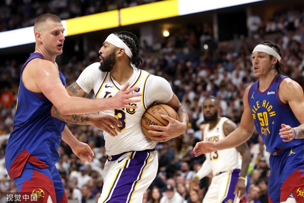 旅游者和赞 旅游者和赞